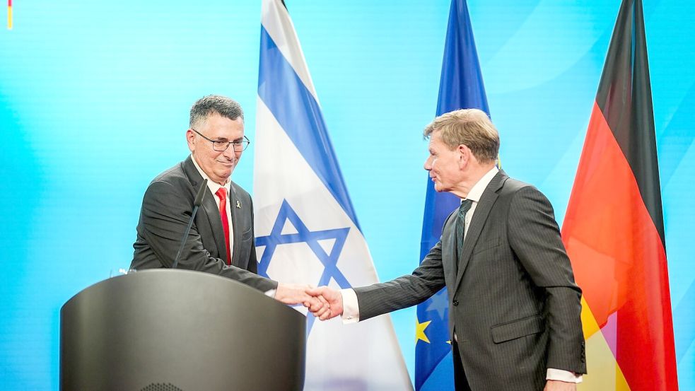 Wadephul (CDU) wird beim Treffen mit seinem israelischen Amtskollegen Gideon Saar deutlich. Foto: Kay Nietfeld/dpa