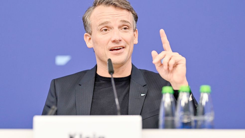 SAP-Chef Klein wehrt sich gegen Kritik wegen gestrichener Frauenquote. (Archivbild) Foto: Uwe Anspach/dpa