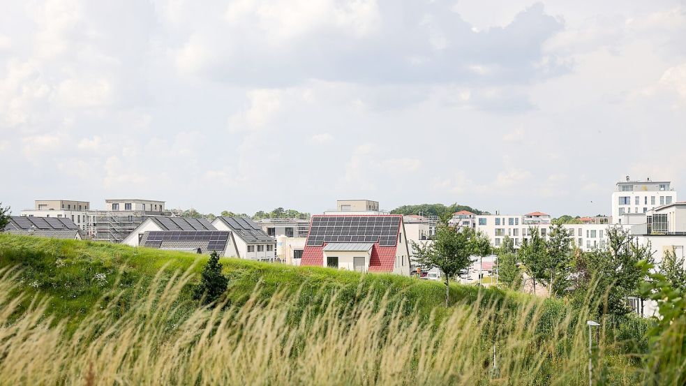 Der Anstieg der Kreditzinsen schreckte in den vergangenen drei Jahren viele Immobilieninteressenten ab. Die Folge waren sinkende Preise - doch diese Phase ist nun beendet. (Symbolbild) Foto: Christian Charisius/dpa