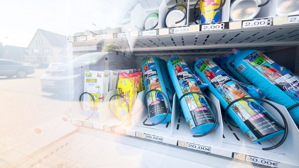 Lachgas soll nicht mehr einfach in Automaten zu kaufen sein. (Archivbild) Foto: Julian Stratenschulte/dpa
