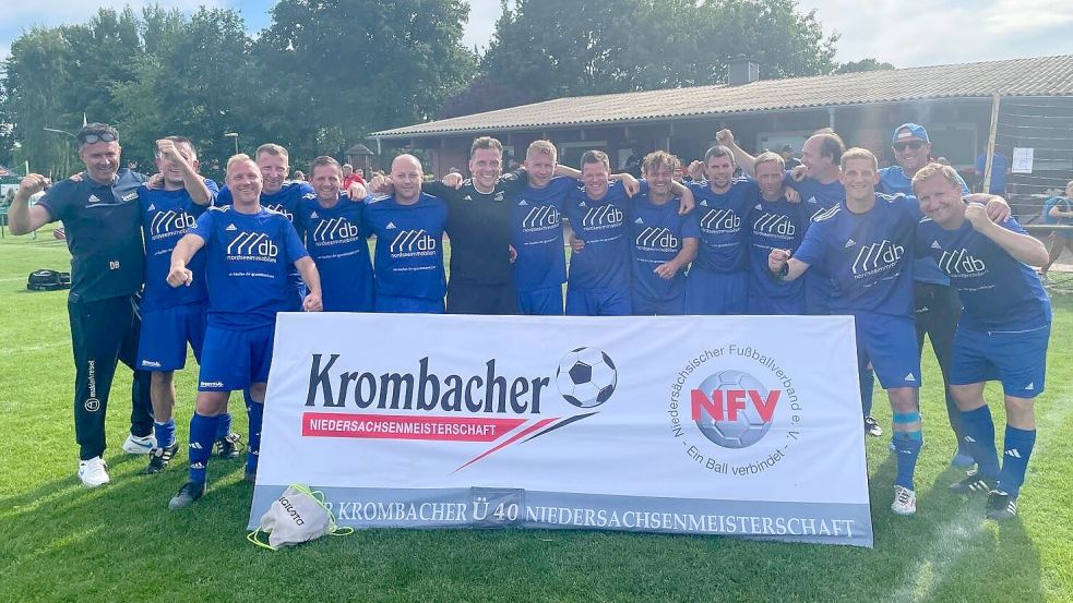 Die Ü40 des TuS Esens freute sich über den Gewinn der Vizemeisterschaft. Foto: Privat