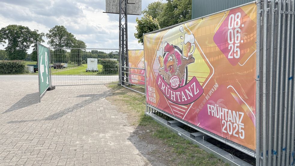 Für den Frühtanz müssen acht Kilometer Bauzaun aufgestellt werden. Foto: Dirk Hellmers