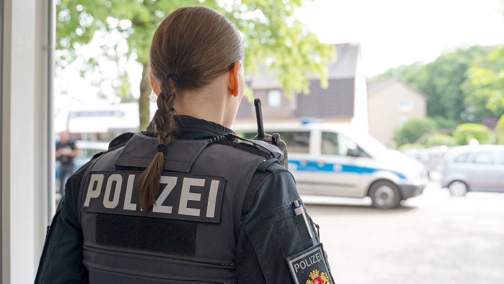 Einsatzkräfte kontrollierten im Laufe des Donnerstags mehrere Lokale, Kioske, Imbisse und Bars in den Stadtteilen Hemelingen und Osterholz. Foto: Polizei