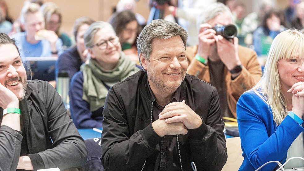 Robert Habeck auf dem Landesparteitag der Grünen in der Stadthalle Neumünster. Foto: dpa/Markus Scholz