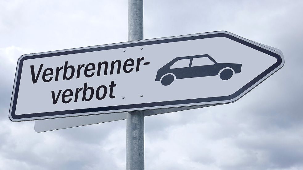 Deutschlands Autolobby läuft gegen das EU-weite Verbrenner-Aus Sturm. Sollten neue Diesel und Benziner auch ab 2035 verkauft werden dürfen? Die Bundesregierung ist dem Streit bislang ausgewichen. Foto: IMAGO/Steinach