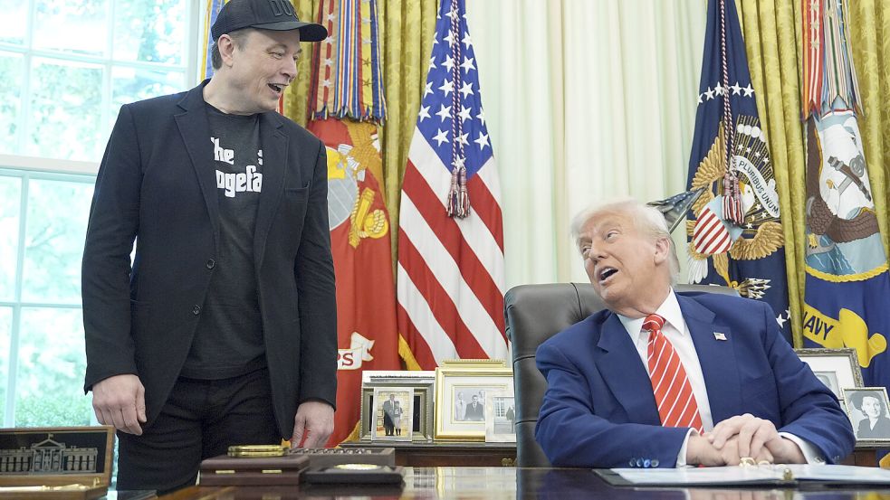 Elon Musk (links) fungierte zunächst als Berater von US-Präsident Donald Trump. Jetzt zog sich der Tech-Milliardär zurück. Foto: dpa/AP/Evan Vucci