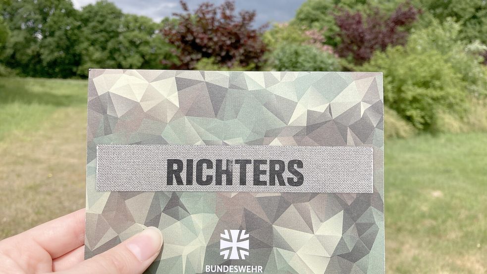 Mit personalisierten Postkarten warb die Bundeswehr um die Aufmerksamkeit für Jugendliche. Foto: Luise Charlotte Bauer
