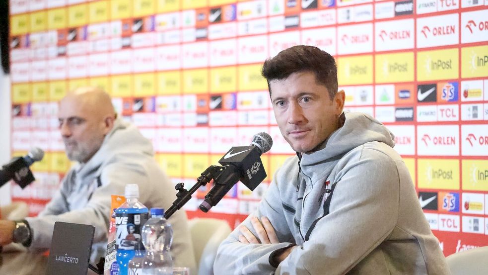 Nicht mehr für Polen? Robert Lewandowski überrascht. Foto: Leszek Szymanski/PAP/dpa