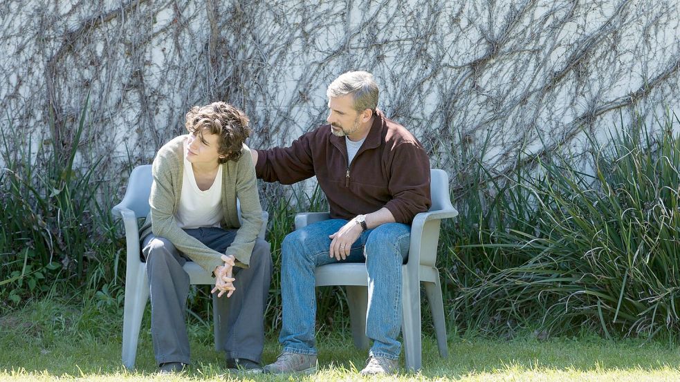 Vater David (Steve Carell, r) und Sohn Nic Sheff (Timothée Chalamet, l) müssen reden. Foto: MDR/AMAZON CONTENT SERVICES/ Fra