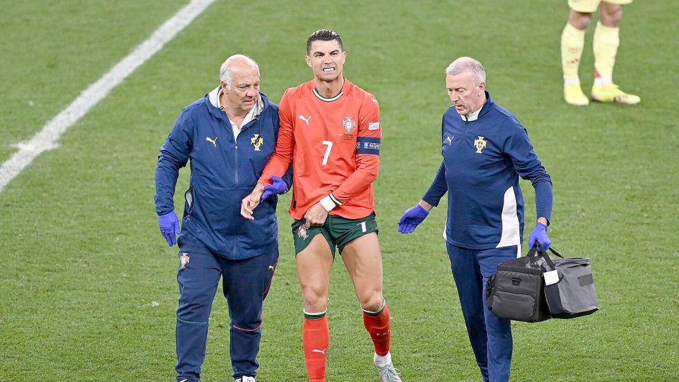 Angeschlagen ausgewechselt: Ronaldo kurz vor Beginn der Verlängerung. Foto: Sven Hoppe/dpa