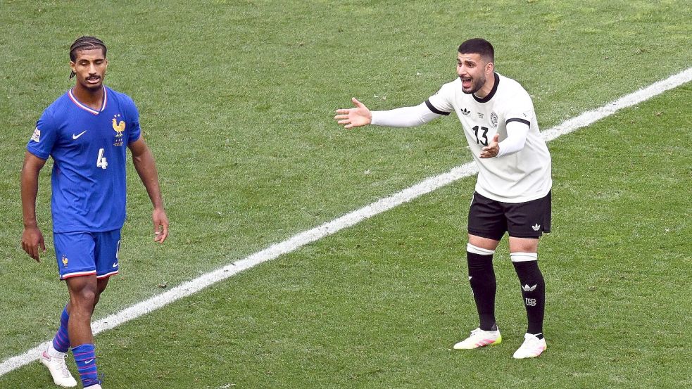 Deniz Undav (r) trifft - doch nach Videobeweis gilt sein Tor zum 1:1 nicht. Foto: Marijan Murat/dpa