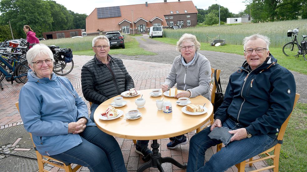 An vielen Mühlen im Kreis Leer – wie hier in Holtland – machten es sich Besucher und Besucherinnen gemütlich. Foto: Melchert Stromann
