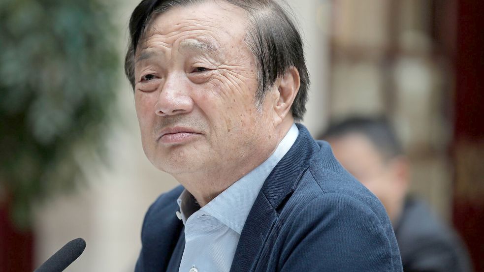 Huawei liegt laut Gründer Ren Zhengfei bei Chips noch eine Generation hinter den USA zurück. (Archivbild). Foto: Vincent Yu/AP/dpa