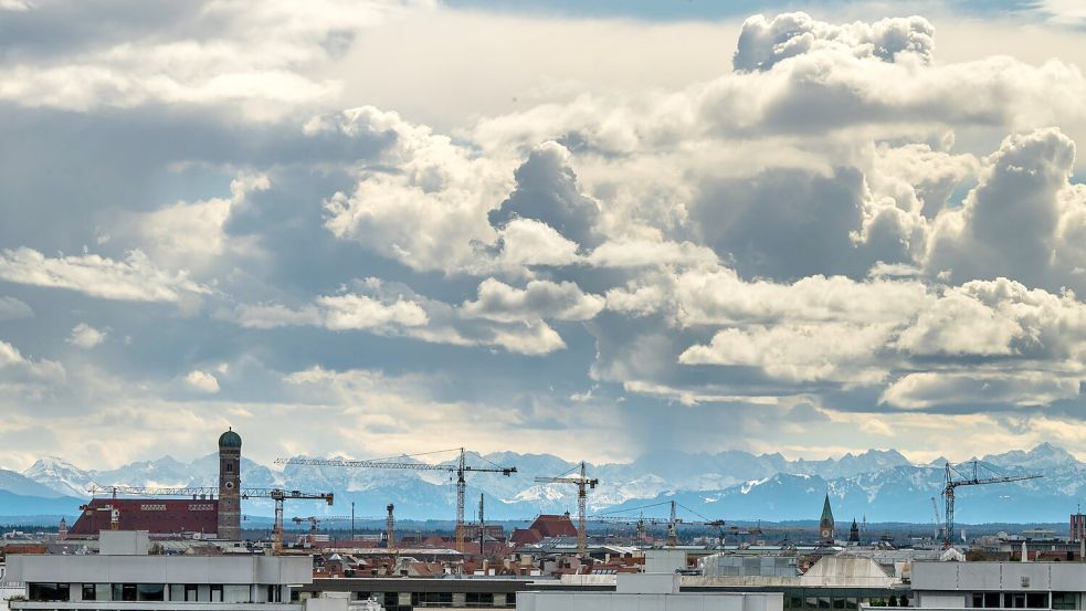Einem Städteranking zufolge sind München und sein Umland der wirtschaftsstärkste Ballungsraum Deutschlands. Doch der Vorsprung vor Berlin ist nicht mehr groß. (Symbolbild) Foto: Peter Kneffel/dpa