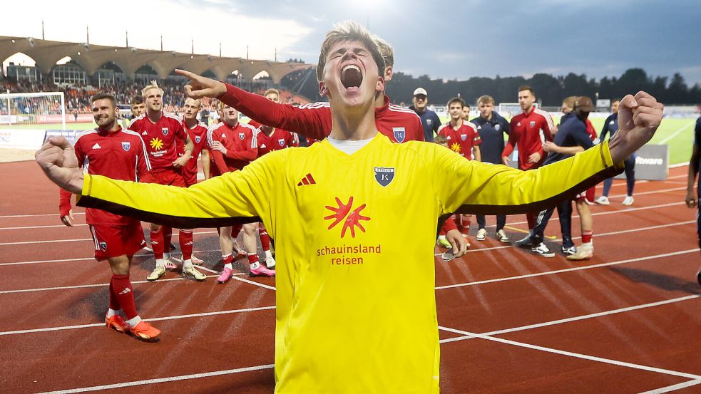 Moritz Onken wurde Anfang August 2024 zum Emder Helden im Pokal-Viertelfinale in Oldenburg. Es war sein letztes Pflichtspiel für Kickers. Foto: Doden, Emden