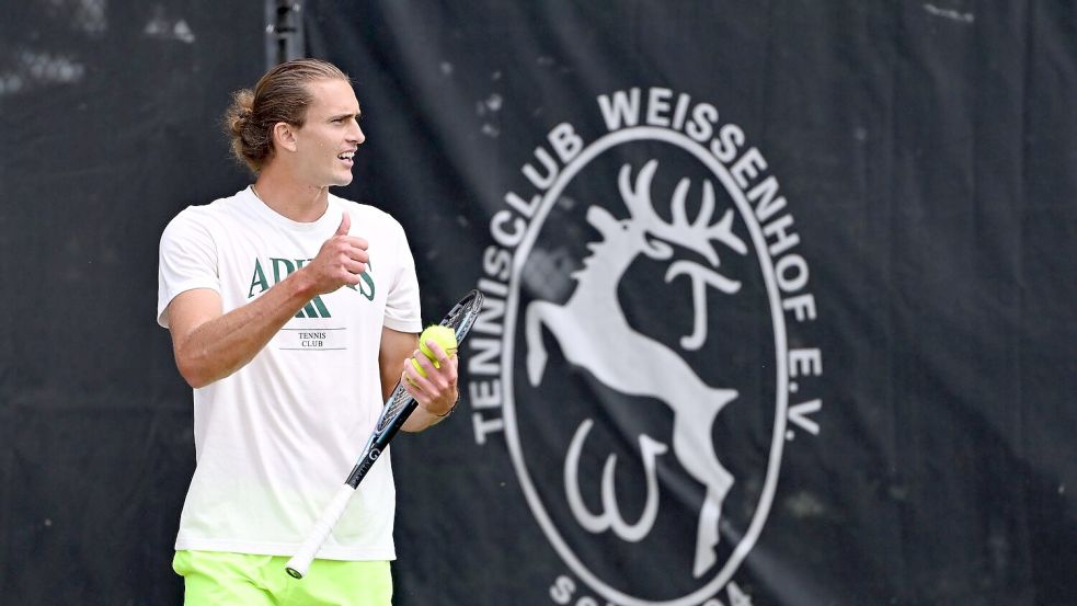 Alexander Zverev startet in Stuttgart in die Rasensaison. Foto: Marijan Murat/dpa