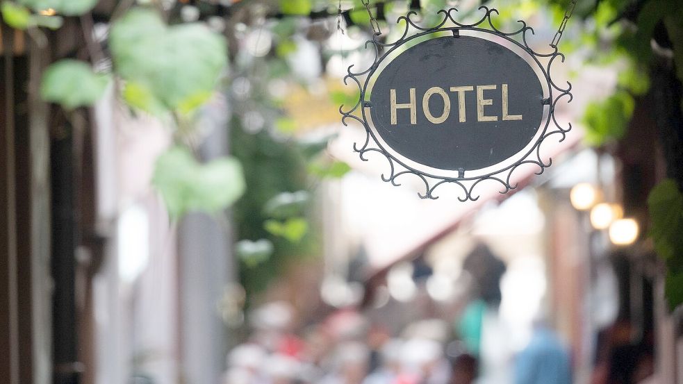 Der späte Ostertermin hat im April für ein deutliches Plus bei den Übernachtungszahlen in Hotels und anderen Beherbergungsbetrieben in Deutschland gesorgt. Foto: Sebastian Gollnow/dpa