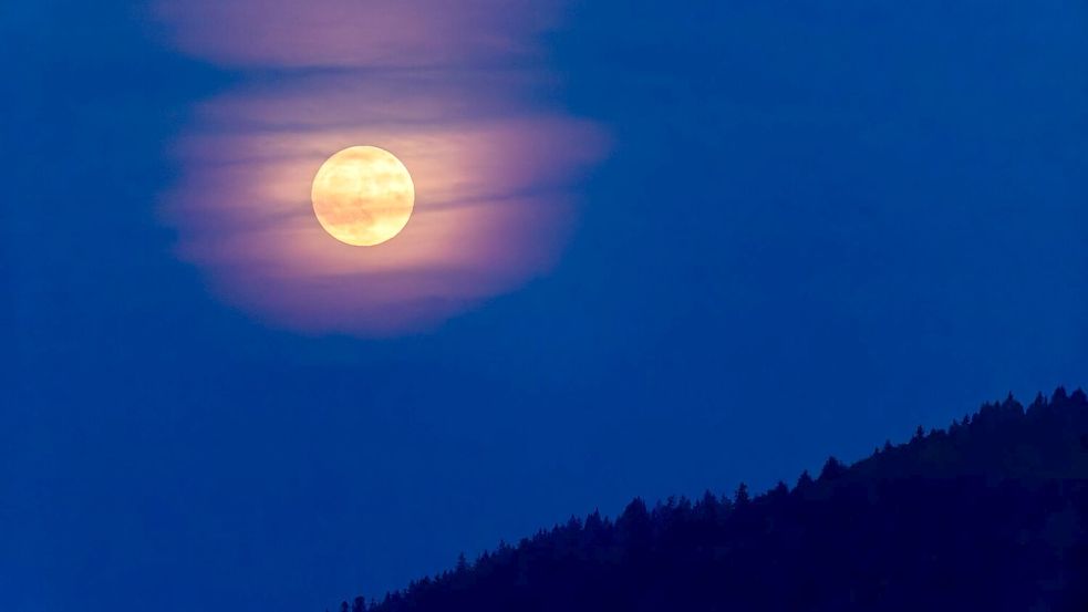 Wetteraussichten beim Erdbeermond sind gut. Foto: Philipp von Ditfurth/dpa