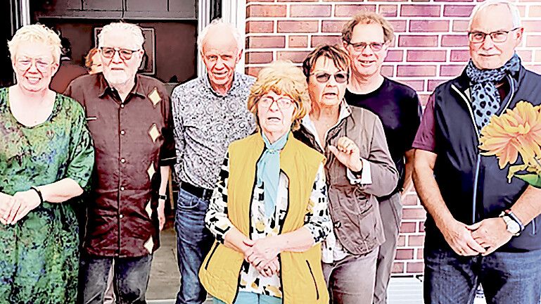 Den Vorstand des Freundeskreises Sukuta Moormerland bilden (von links): Antje Lay (Beisitzerin), Holger Schneider (Vorsitzender), Helmut Taaks (Schatzmeister), Johanne Veentjer (2. Vorsitzende), Meike Rose (Schriftführerin), Joachim Killian (Beisitzer) und Alfred Wübbena (Beisitzer). Foto: privat