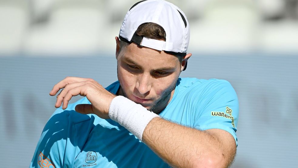 Jan-Lennard Struff kann im Achtelfinale von Stuttgart nicht überraschen. Foto: Marijan Murat/dpa