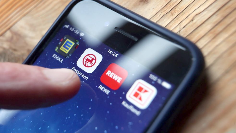 Die Bonus-Apps der Handelsketten werden von vielen Kunden genutzt. Foto: Karl-Josef Hildenbrand/dpa