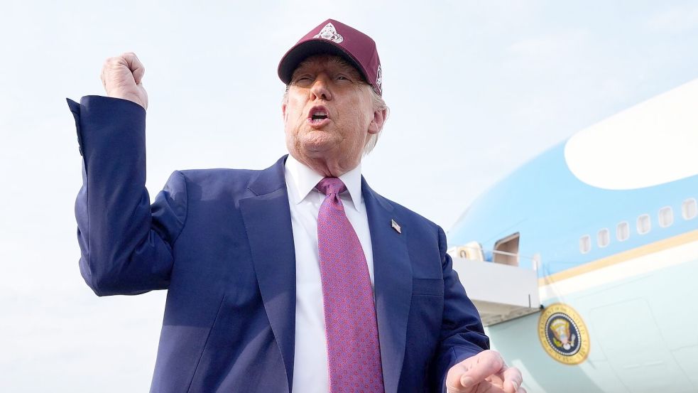 Noch setzt US-Präsident Trump auf Verhandlungen mit dem Iran. (Archivbild) Foto: Alex Brandon/AP/dpa