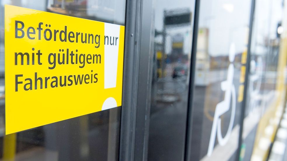 Bislang ist das Fahren ohne gültigen Fahrschein eine Straftat. (Archivbild) Foto: Lukas Schulze/dpa