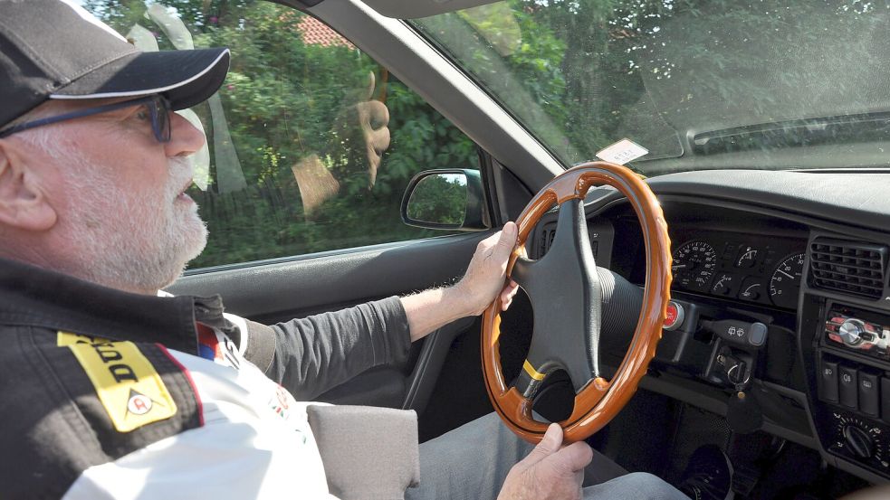 Mehr Fahrspaß geht nicht, findet Jürgen Meinert. Er fährt immer offen – sommers wie winters. Foto: Susanne Ullrich