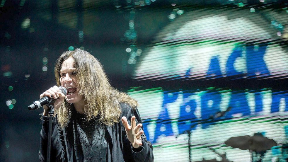 Ozzy Osbourne ist Sänger von Black Sabbath. (Archivbild) Foto: Balazs Mohai/MTI/dpa