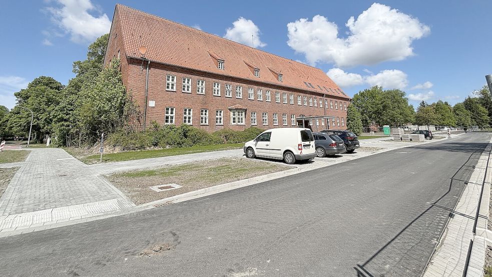 Die Planstraße hinter dem früheren Sanitätsgebäude ist inzwischen fertig. Foto: Karin Böhmer