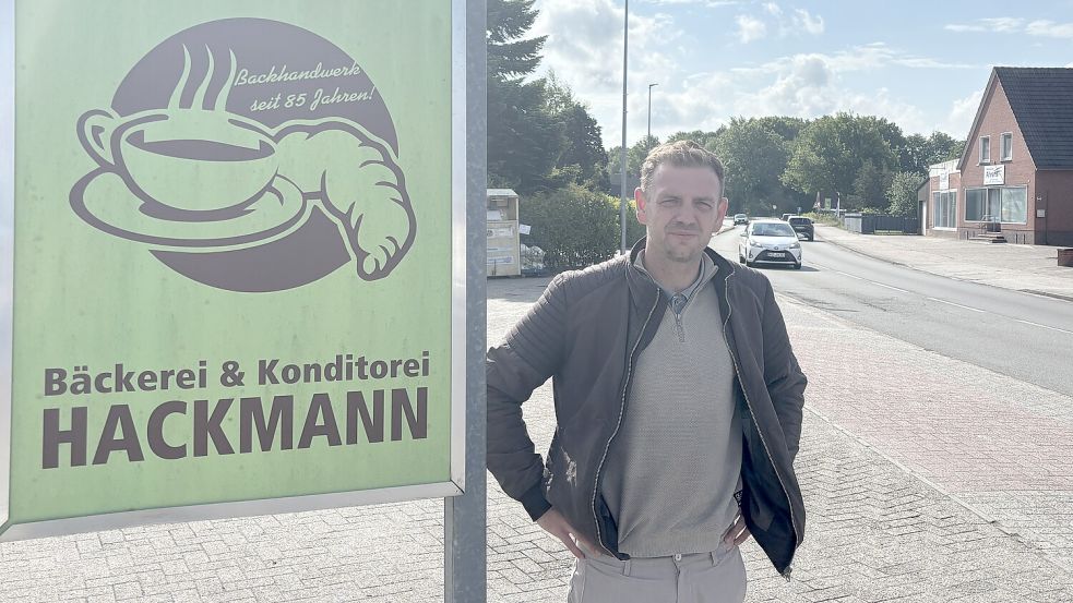 Ab Montag, 16. Juni, wird die Bundesstraße 438 zwischen der Aral-Tankstelle und den Auffahrten zur Bundesstraße 72 voll gesperrt. Betroffen davon ist auch Bäckermeister Jan Becker (Foto). Er wird während der Arbeiten seine Bäckerei Hackmann vorübergehend schließen und mit einem Verkaufswagen vor dem Rathaus stehen. Archivfoto: Henrik Zein