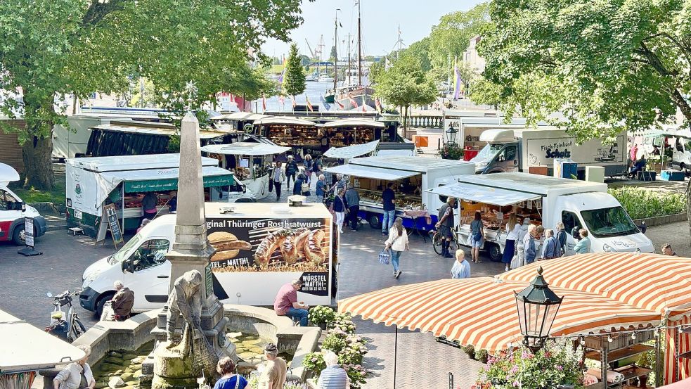Blick auf den Stadtgarten mit Wochenmarkt. Foto: Klaus Ortgies