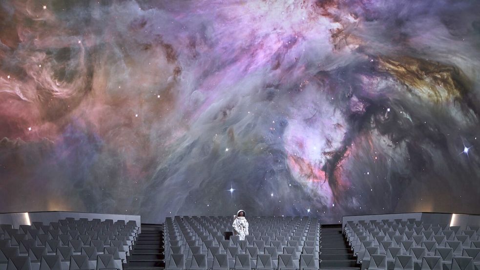 Nach Angaben einer Sprecherin ist das Planetarium in Prag nach dem Umbau eines der ersten volldigitalen LED-Planetarien der Welt. Foto: Fotostudio Boysplaynice/Planetarium Prag/dpa