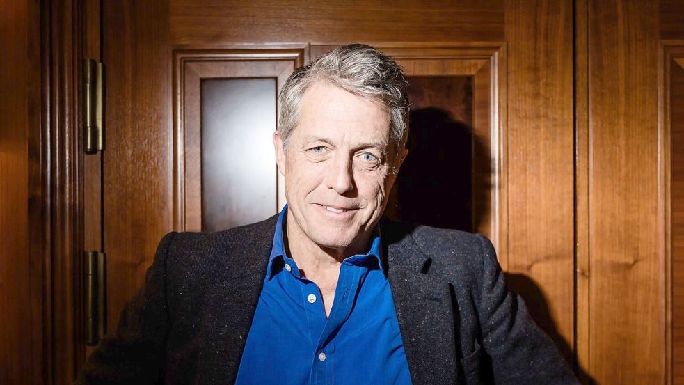 Mit seinem Hundeblick galt Hugh Grant früher als Frauenschwarm, so wie in der Romanze „Notting Hill“. (Archivbild) Foto: Christoph Soeder/dpa
