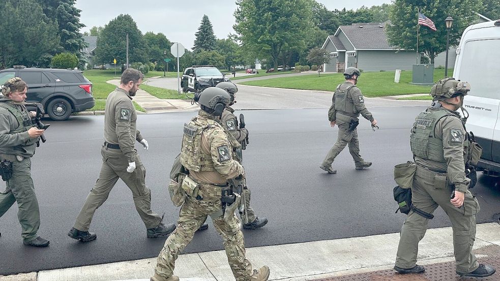 In Minnesota läuft eine großangelegte Fahndung nach dem Schützen - er soll sich als Polizist ausgegeben haben. Foto: Tim Sullivan/AP/dpa