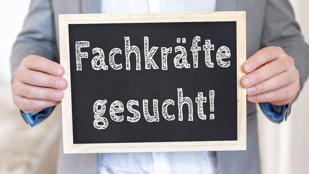 Ob in der Pflege, im Handwerk oder für IT-Lösungen: Deutschland braucht Fachkräfte. Die können auch aus dem Ausland kommen, doch die Hürden sind groß. Foto: IMAGO/Bihlmayerfotografie