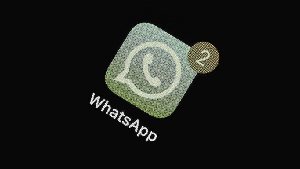 Anders als auf den ebenfalls zu Meta gehörenden Plattformen Facebook und Instagram gibt es auf Whatsapp bislang keine Werbung – das ändert sich bald. Foto: IMAGO / Silas Stein