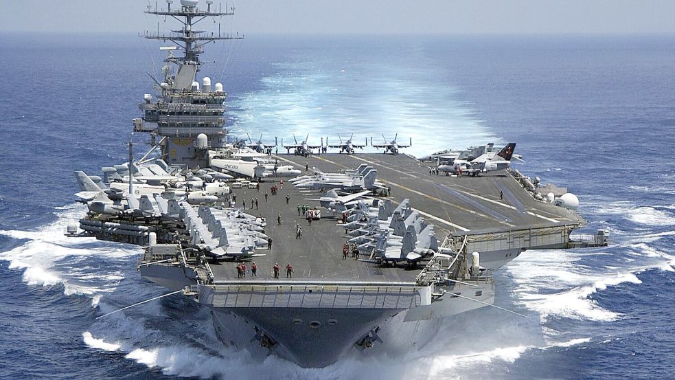 Die USA schicken übereinstimmenden Berichten zufolge einen weiteren Flugzeugträger in den Nahen Osten. (Archivbild) Foto: Dusty Howell / U.s. Navy Handout/dpa