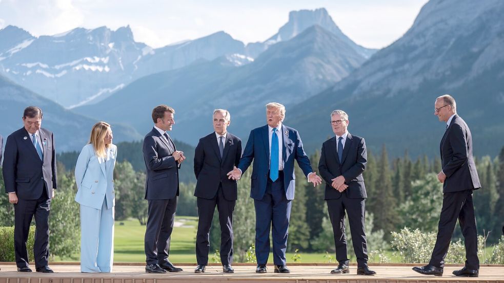 Seine G7-Kollegen, die eine gemeinsame Linie zum neuen Krieg in Nahost abstimmen wollten, lässt Trump kurzerhand zurück. Foto: Michael Kappeler/dpa-Pool/dpa