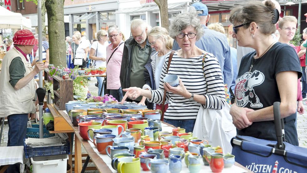 Der Töpfermarkt in Leer ist alljährlich ein Publikumsmagnet. In diesem Jahr findet die Veranstaltung zum 34. Mal statt. Fotos (4): Wolters