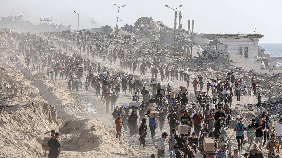 Nach palästinensischen Angaben sollen in der Nähe eines Verteilzentrums für humanitäre Hilfe wieder Menschen getötet worden sein. (Archivbild) Foto: Omar Ashtawy/APA Images via ZUMA Press Wire/dpa