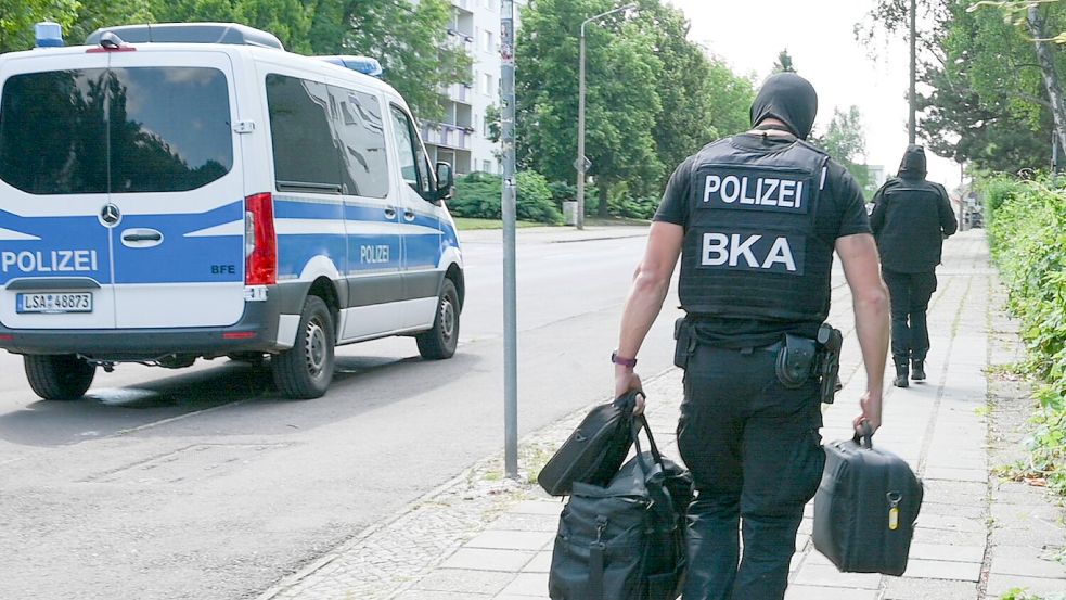 Am Dienstag veranlasste der Generalbundesanwalt in Halle einen Polizeieinsatz. Foto: Heiko Rebsch/dpa