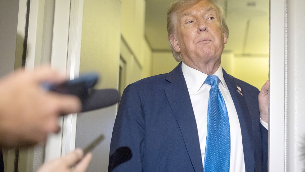 Donald Trump lässt sich nach dem G7-Gipfel in Kanada nicht in die Karten schauen. Werden die USA aufseiten Israels in den Krieg eingreifen? Foto: AP