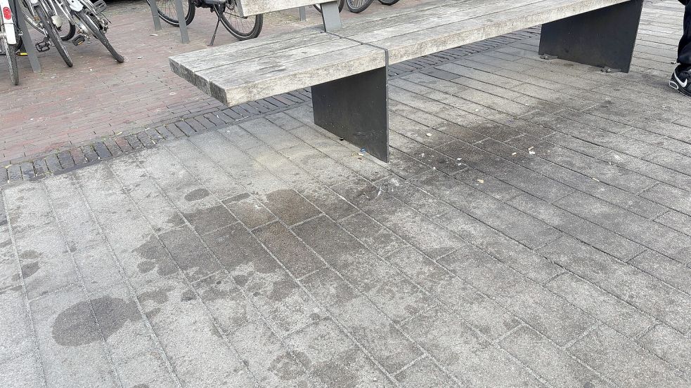 Frisch saniert: Immerhin stecken die Kippen jetzt nicht mehr in den Fugen fest.