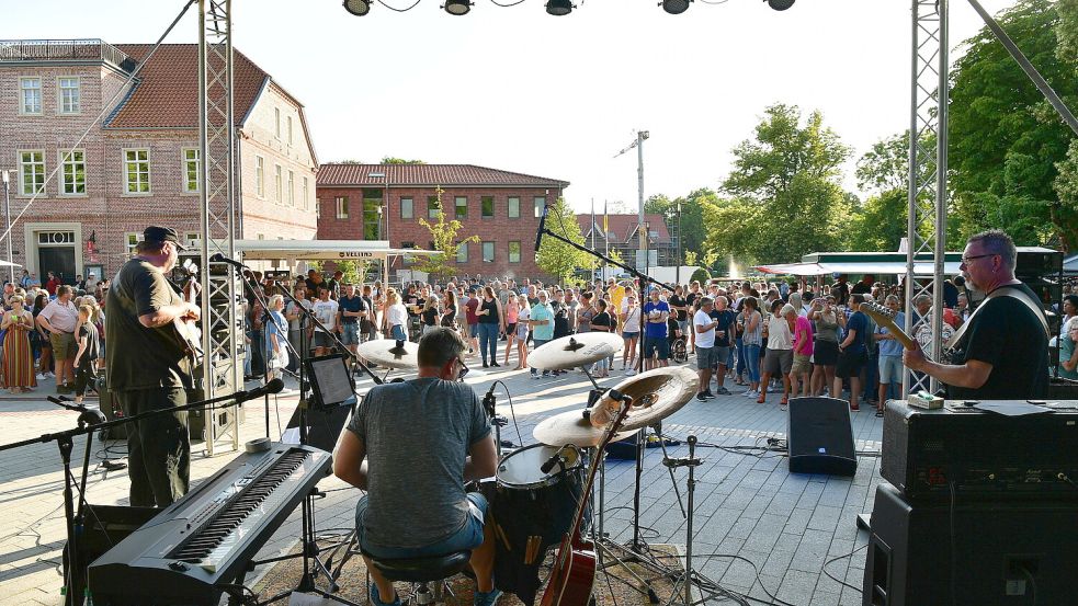 Live-Musik unter freiem Himmel: In Pewsum startet wieder die Konzertreihe „Before Sunset“. Foto: Heinz Wagenaar/Archiv