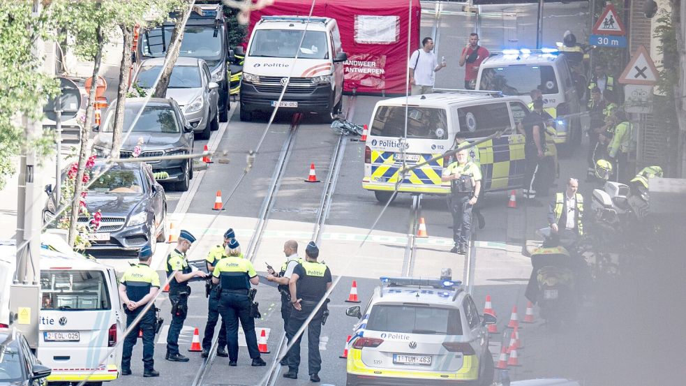 An einem Zebrastreifen wurde das Kind von einem Einsatzwagen der Polizei erfasst. Foto: Jonas Roosens/Belga/dpa