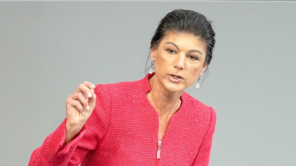BSW-Gründerin Sahra Wagenknecht sieht „Doppelmoral“ bei Merz. (Archivbild) Foto: Michael Kappeler/dpa