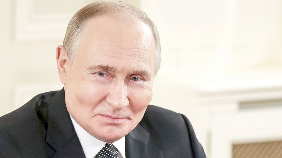 Dass er zweifacher Großvater ist, hatte Putin bereits früher erwähnt - ohne Namen oder Alter der Enkel zu nennen. Foto: Vyacheslav Prokofyev/Pool Sputnik Kremlin/AP/dpa