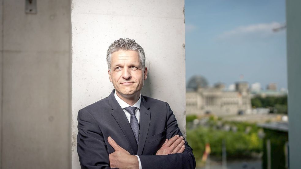 Der Kanzleramtschef bekräftigt die Verpflichtung Deutschlands, zur Verteidigungsfähigkeit Israels beizutragen. Foto: Michael Kappeler/dpa