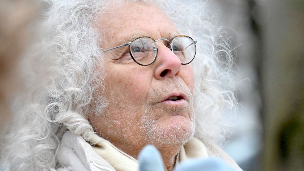 Rainer Langhans, Ikone der 68er-Bewegung, setzt sich mit dem Sterben auseinander. (Archivbild) Foto: Felix Hörhager/dpa